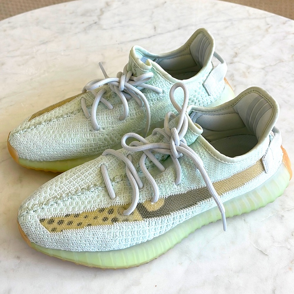 Yeezy Adidas Boost 350 V2 Hyper-Space Mint Like New! Size 9 Worn once to event